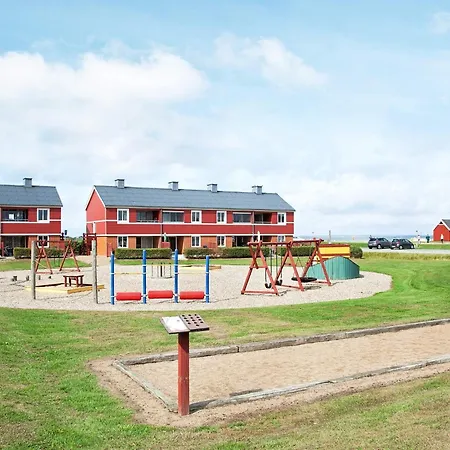 5 Person On A In Lejlighed