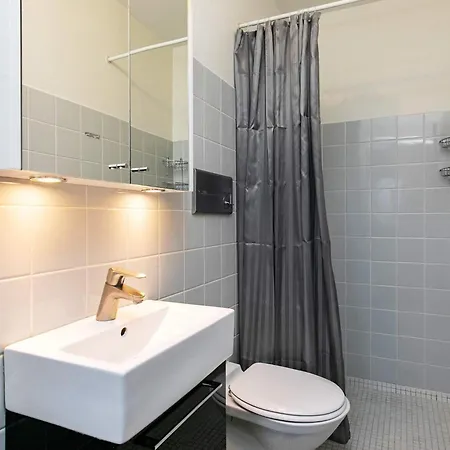 5 Person On A In Lägenhet