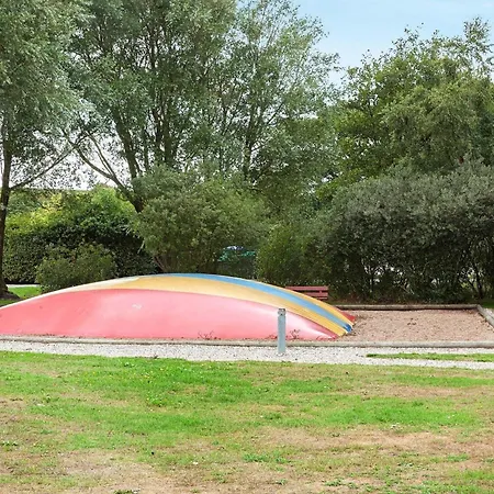 5 Person On A In Lejlighed *